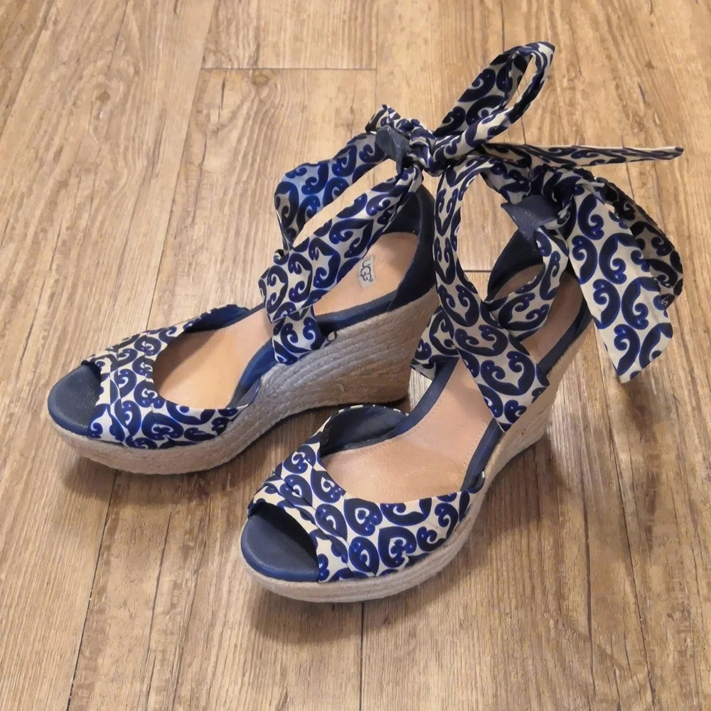 Tie up Wedges - Picture 3 of 8